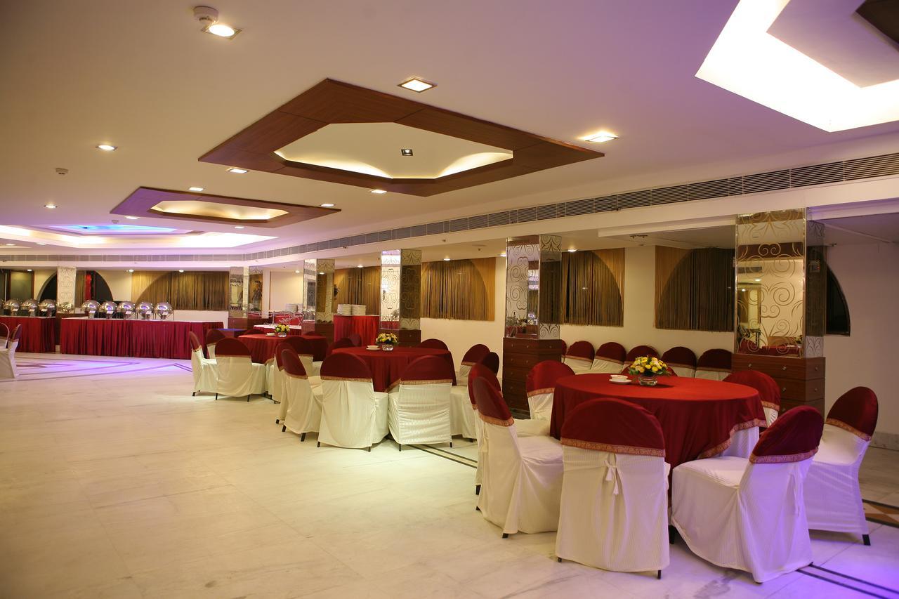 Chanson Grand Westend Delhi Zewnętrze zdjęcie