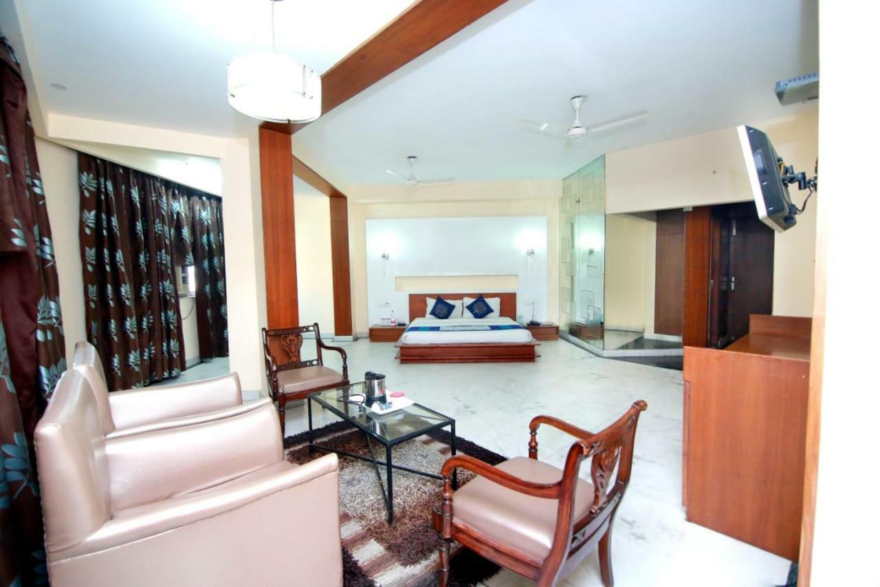 Chanson Grand Westend Delhi Zewnętrze zdjęcie