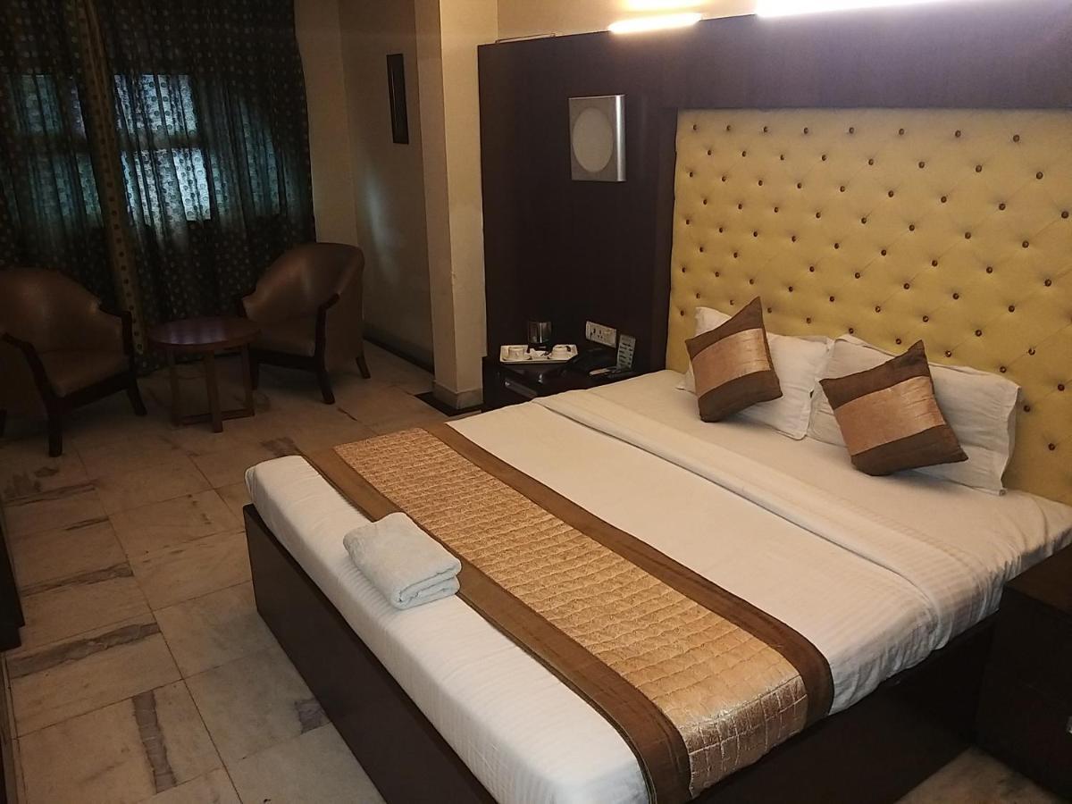 Chanson Grand Westend Delhi Zewnętrze zdjęcie